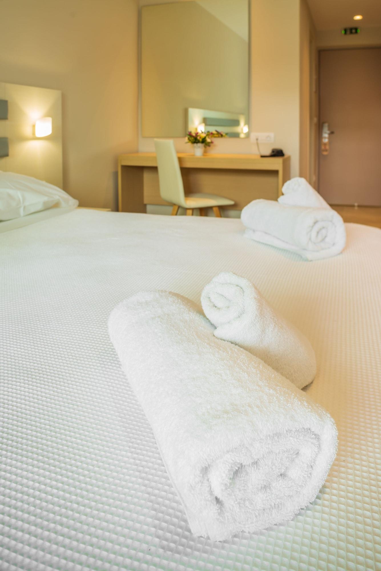 Cnic Gemini Hotel 메손기 외부 사진