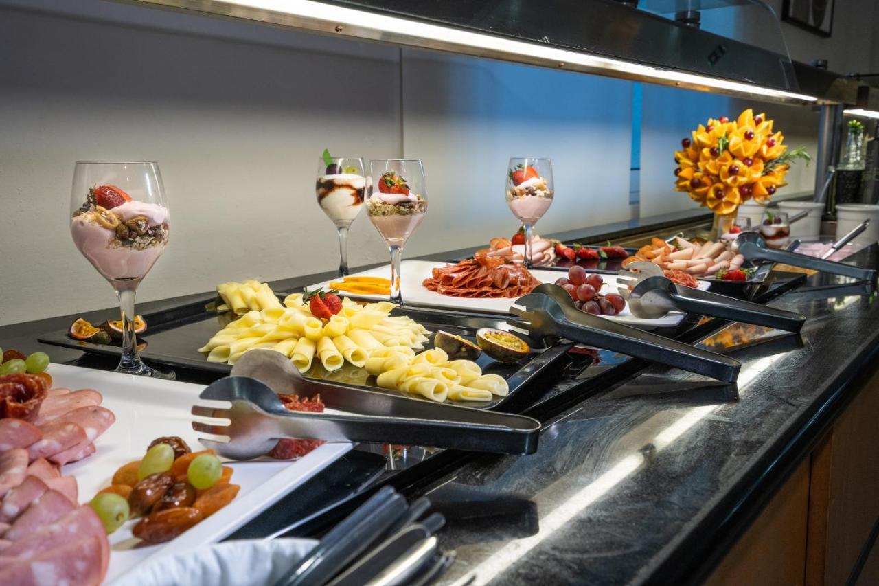 Cnic Gemini Hotel 메손기 외부 사진